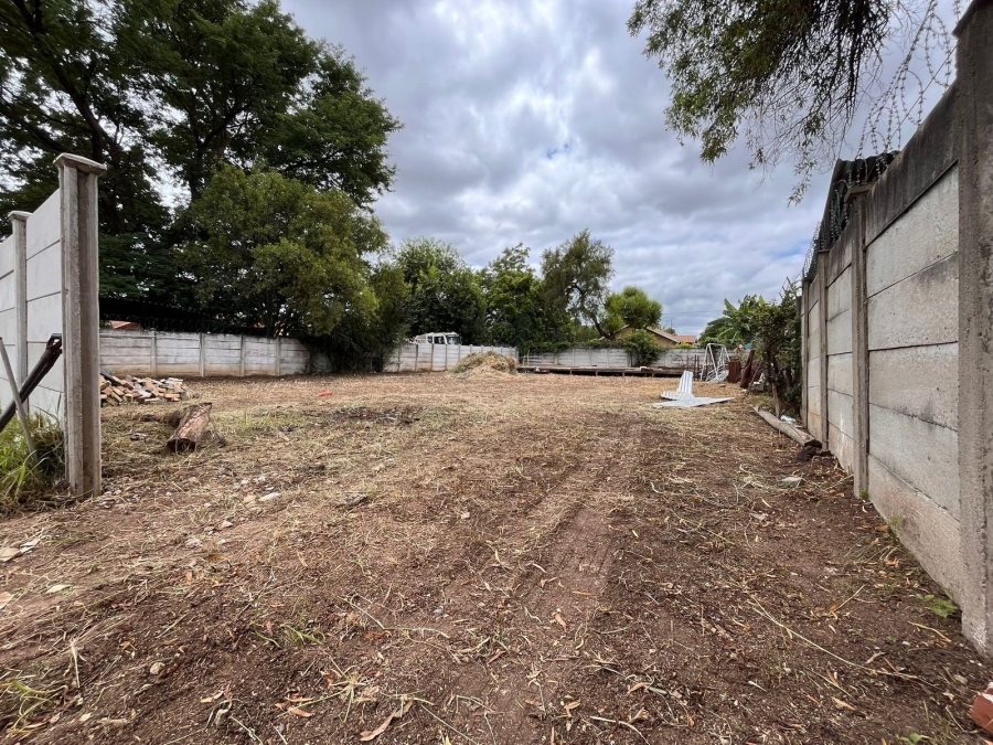 0 Bedroom Property for Sale in Oos Einde North West